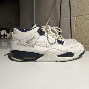 Jordan 4 Columbia